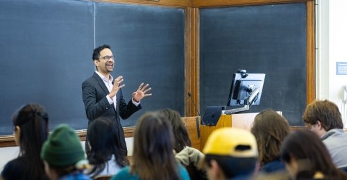 FAS professor Sunil Amrith teaching a class