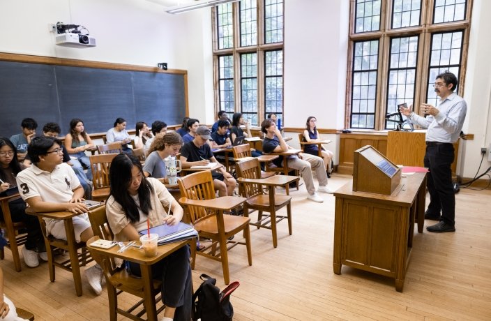 Lecturer Jon Hall teaching a mathematics class